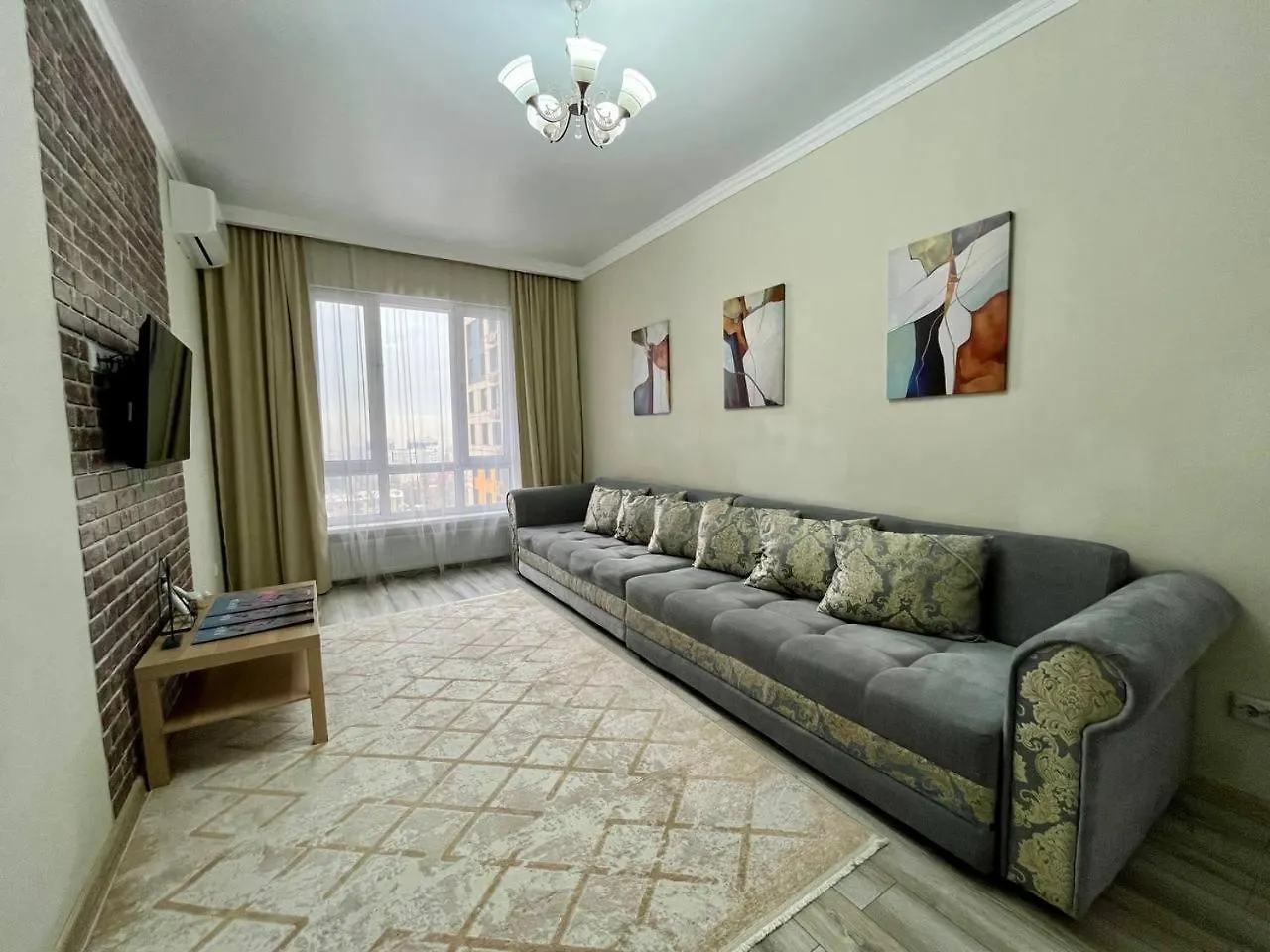 Spacious Apartment On The 7Th Floor With A View Of The Football Field Almaty