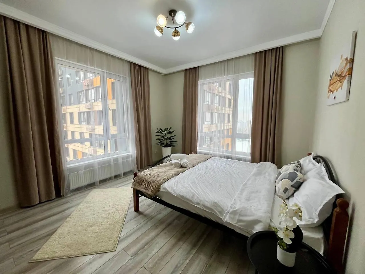 Spacious Apartment On The 7Th Floor With A View Of The Football Field Almaty